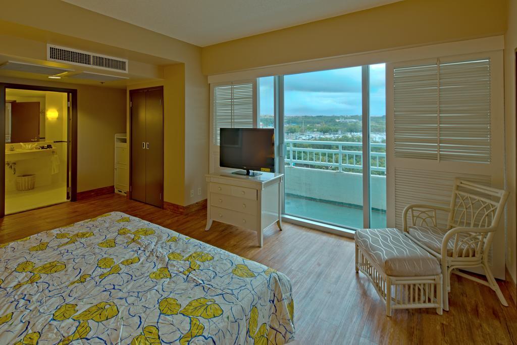 Verona Resort & Spa Tumon Exterior foto